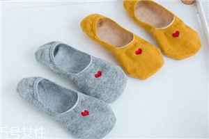 襪子粘有頭發(fā)怎么辦？巧妙利用身邊物品