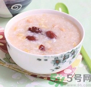 花生皮能不能吃？花生能和螃蟹一起吃嗎？