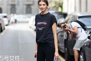 t恤怎么塞進(jìn)褲子好看？時(shí)尚達(dá)人都這樣塞