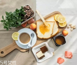 沃森麥盧卡蜂蜜怎么吃？watsonson麥盧卡蜂蜜這樣服用
