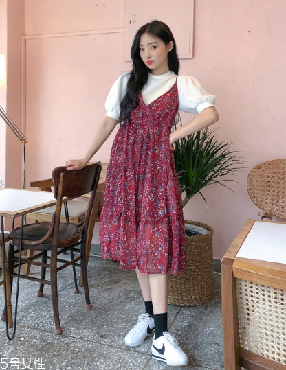 印花連衣裙配什么鞋子？印花連衣裙搭配鞋子圖片