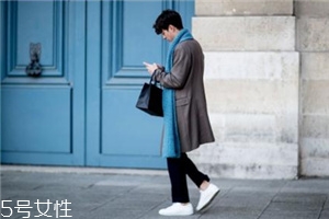 小白鞋太大了怎么辦？小白鞋買大了解決方法