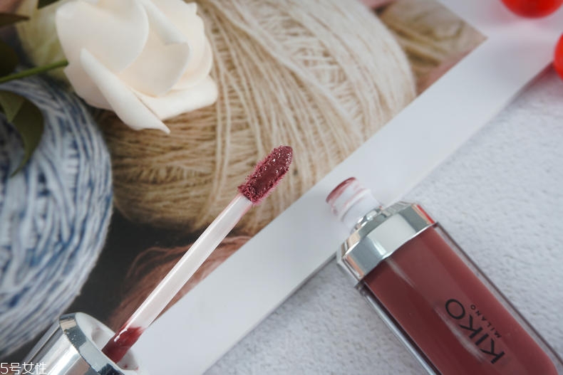 kiko3d唇釉成膜嗎 kiko3D唇釉容易掉色嗎 kiko3d唇釉成膜嗎 kiko3D唇釉容易掉色嗎