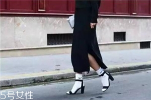 襪子怎么搭配時(shí)尚？襪子外露搭配圖片