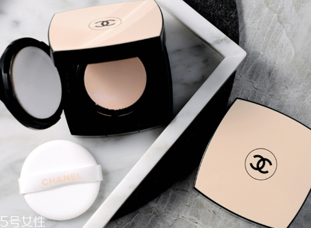 香奈兒果凍氣墊適合什么膚質(zhì) 香奈兒果凍氣墊粉餅價(jià)格 香奈兒果凍氣墊適合什么膚質(zhì) 香奈兒果凍氣墊粉餅價(jià)格