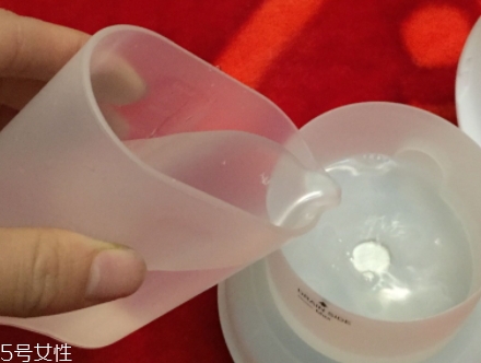 香薰機(jī)可以加香水嗎？香薰機(jī)香水可以代替精油嗎