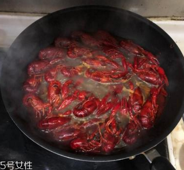 麻辣小龍蝦是發(fā)物嗎？麻辣小龍蝦的性質(zhì)