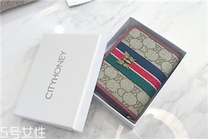 錢(qián)包軟皮好還是硬皮好？錢(qián)包皮質(zhì)軟硬對(duì)比