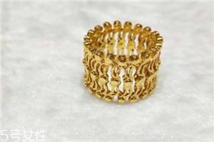 周大生伸縮戒指多少錢？周大生戒指變手鐲價(jià)格