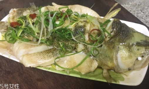 葡萄籽油可以炒菜嗎？葡萄籽油可以炒什么菜