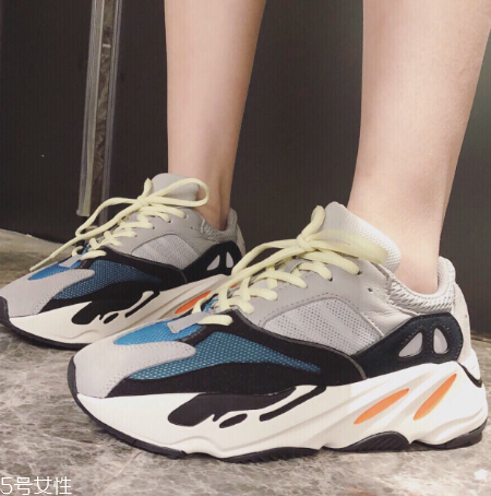 yeezy 700偏碼嗎？yeezy 700碼數(shù)正常嗎