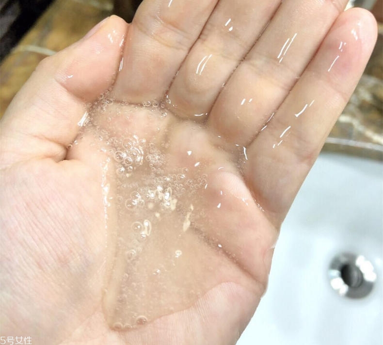 pure smile藝妓臉譜面膜有幾個版本？適合敏感肌嗎？