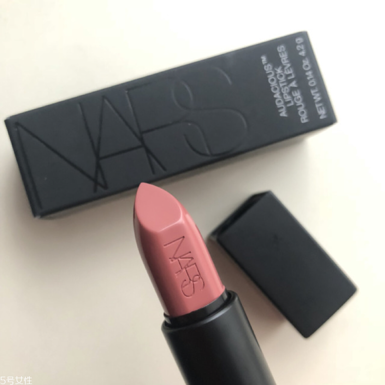 nars豆沙色口紅有幾支？nars兩款豆沙色對(duì)比試色