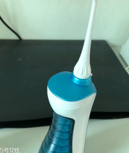 沖牙器和牙線哪個好？沖牙器和牙線的優(yōu)缺點