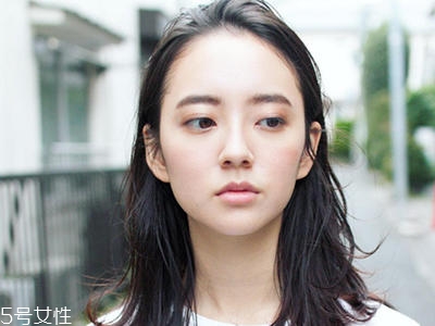 染發(fā)后新長(zhǎng)黑發(fā)怎么辦 雙色發(fā)拯救寶典 染發(fā)后新長(zhǎng)黑發(fā)怎么辦 雙色發(fā)拯救寶典