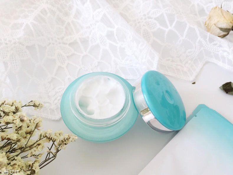 雅芳新活再生面霜適合什么膚質(zhì) 雅芳新活再生面霜油不油 雅芳新活再生面霜適合什么膚質(zhì) 雅芳新活再生面霜油不油