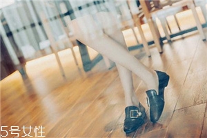 單鞋買(mǎi)大了怎么辦？單鞋買(mǎi)大了一碼處理方法