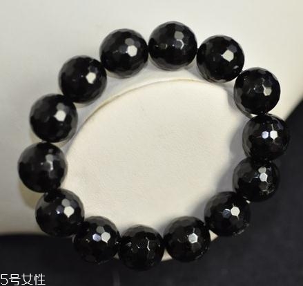 黑瑪瑙手串戴哪只手？黑瑪瑙手串佩戴忌諱