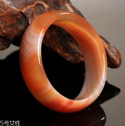瑪瑙手鐲一般多少錢？瑪瑙手鐲市場行情