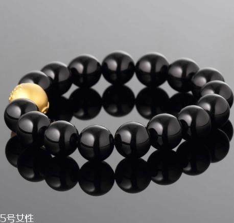 黑瑪瑙手串多少錢(qián)？黑瑪瑙手鏈?zhǔn)袌?chǎng)價(jià)格