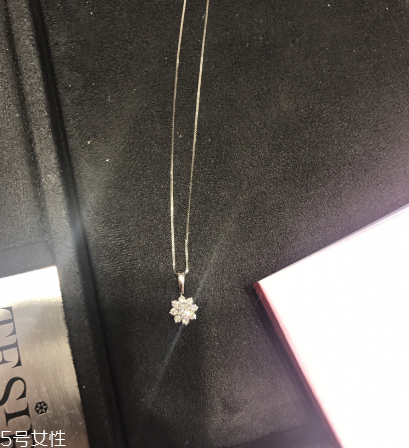 項鏈褪色怎么辦？項鏈退色處理方法
