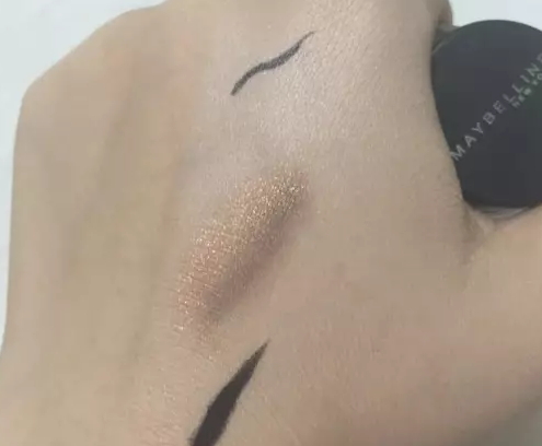 用防曬棒會花妝嗎？化妝了還能用防曬棒嗎