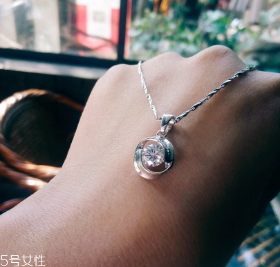項鏈s925是銀還是白金？項鏈s925屬于白金還是銀