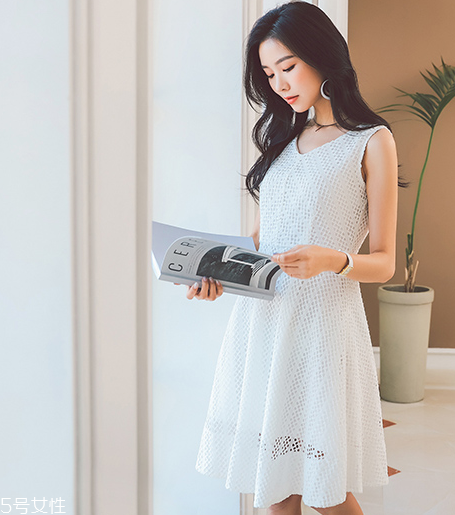 小個子女生穿什么裙子好看？小個子女生穿搭技巧