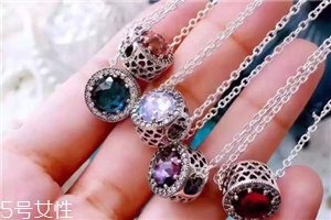 項鏈上的wk是什么意思？項鏈上wk代表什么含義