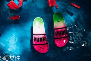 sophia webster聯(lián)名puma西瓜拖鞋多少錢(qián)_在哪買(mǎi)？