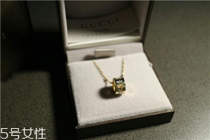 項鏈金色好看還是銀色好看？項鏈金色和銀色哪個好