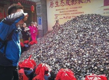 摔碗酒意味著什么？喝完酒為什么要摔碗