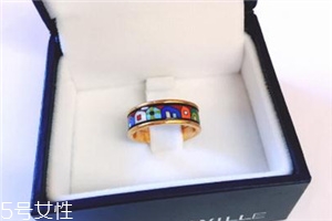 戒指為什么要戴在無名指上？戒指戴在無名指的含義