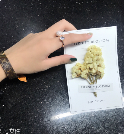 戒指為什么要纏紅線？戒指綁紅繩的意義