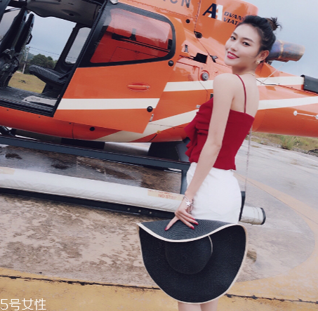 皮膚黃穿什么顏色顯白？適合黃皮女生的衣服顏色