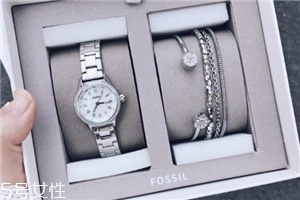 fossil手表防水嗎？fossil手表防水性怎么樣？