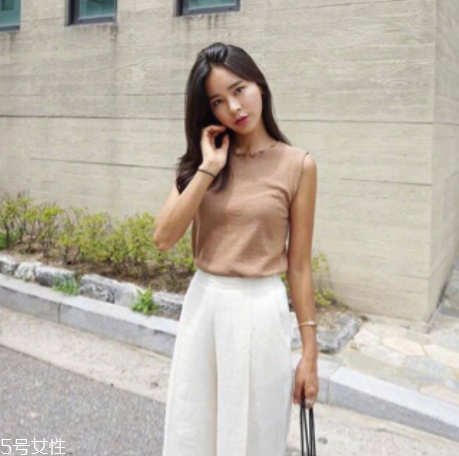 皮膚黑夏天穿什么顏色？黑皮膚適合什么顏色衣服