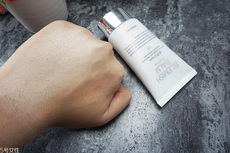 婷美bb霜1號(hào)和2號(hào)哪個(gè)好用 婷美bb霜1號(hào)效果 婷美bb霜1號(hào)和2號(hào)哪個(gè)好用 婷美bb霜1號(hào)效果