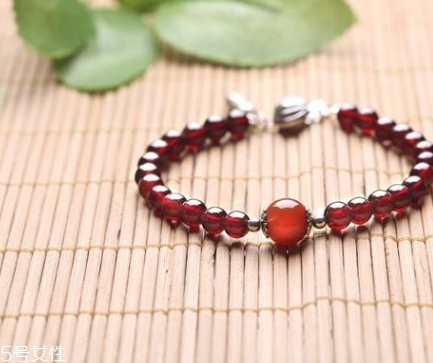 手鏈珠子單數(shù)還是雙數(shù)？手鏈珠子個(gè)數(shù)講究