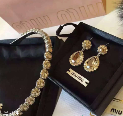耳環(huán)掉進(jìn)洗臉池里怎么辦？耳環(huán)掉洗臉池怎么處理