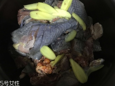 烏雞下奶嗎？烏雞怎么吃下奶？