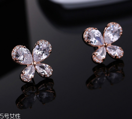耳釘什么材質(zhì)的好？耳釘買什么材質(zhì)好？