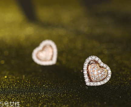 耳釘什么材質(zhì)的好？耳釘買什么材質(zhì)好？