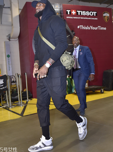 john elliott聯(lián)名nike lebron icon什么時候發(fā)售？