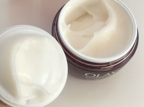 olay空氣霜怎么樣？olay空氣霜搓泥嗎？