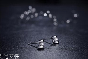 耳釘扣太緊怎么辦？耳釘扣太緊怎么取下來(lái)？