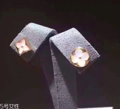 耳釘穿不過(guò)去怎么辦？耳釘卡在中間怎么處理？