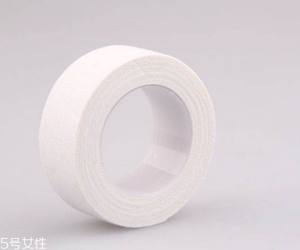 醫(yī)用膠布留下的膠痕怎么去除？