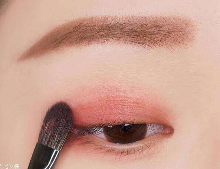 面試畫什么眼妝比較合適 面試精致眼妝教程 面試畫什么眼妝比較合適 面試精致眼妝教程