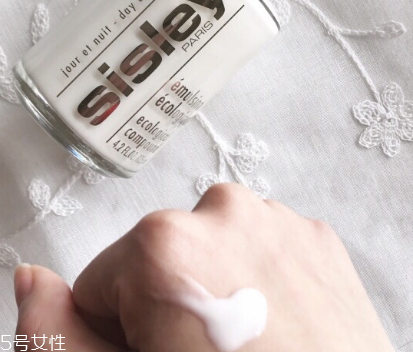 乳液可以當(dāng)晚霜用嗎？乳液當(dāng)晚霜用好嗎？
